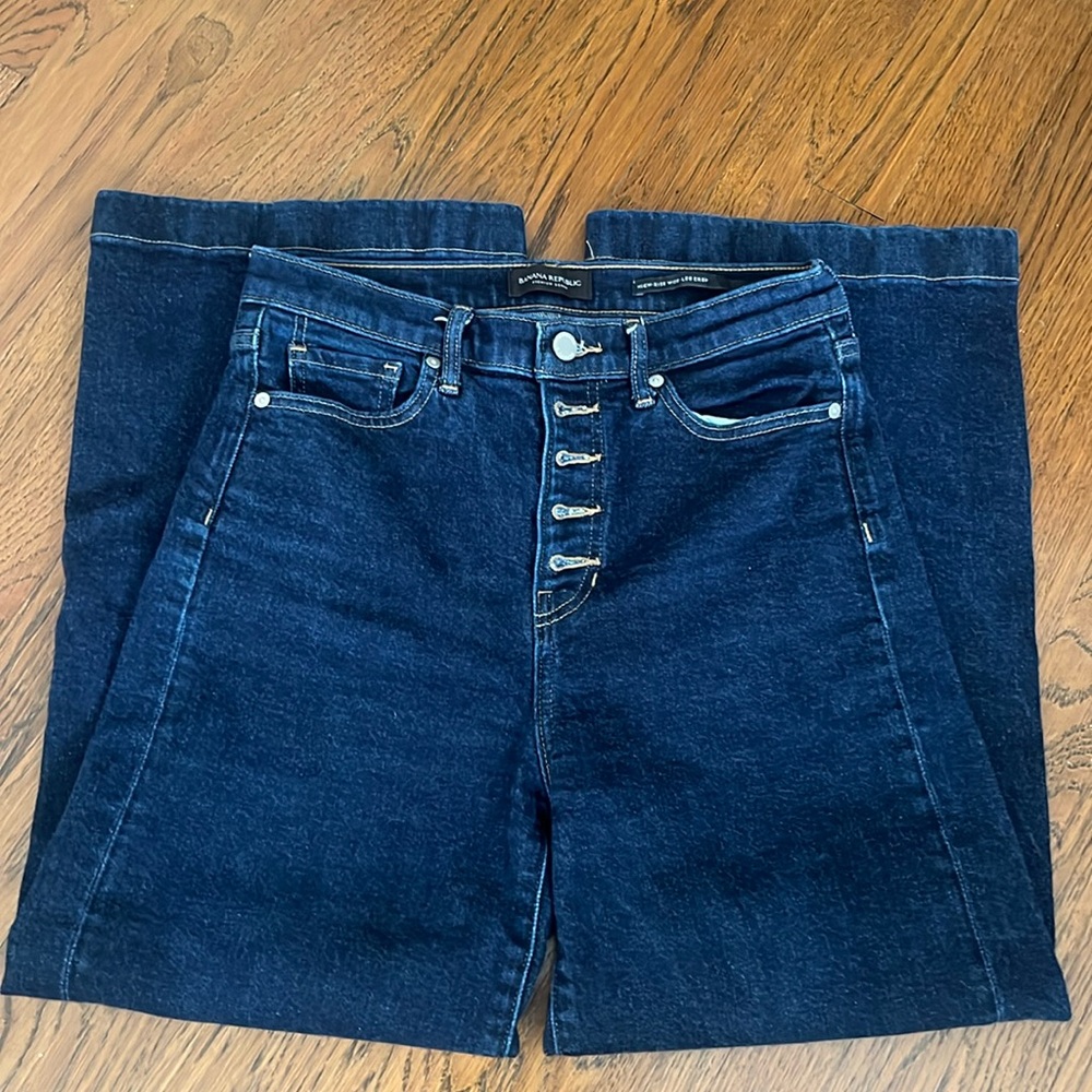 Authentic Banana Republic wide leg,crop jeans,dark denim,excellent conditionSZ27